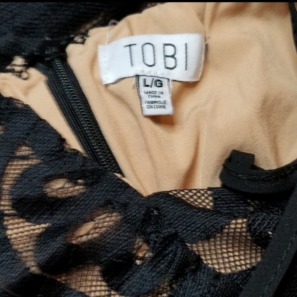 SOLD 🎉🌟HOST PICK🎉🌟Tobi Chic Black lace romper - Picture 6 of 7